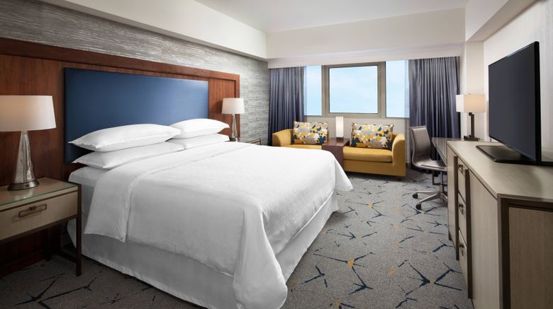 <b>Sheraton Gateway Los Angeles Hotel Room</b>. Images powered by <a href="https://www.leonardoworldwide.com/" title="Leonardo Worldwide" target="_blank">Leonardo</a>.