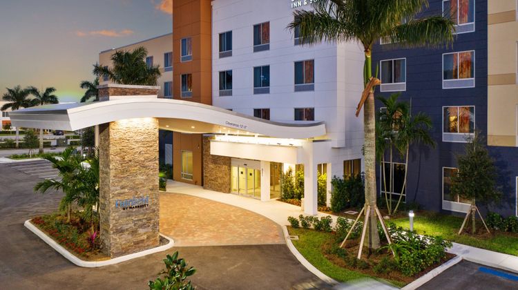 Fairfield Inn & Suites Boca Raton Exterior