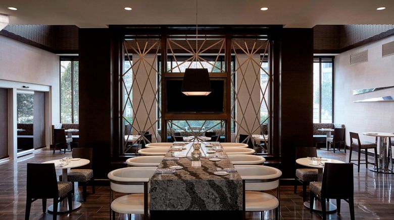 <b>Crystal Gateway Marriott Restaurant</b>. Images powered by <a href="https://www.leonardoworldwide.com/" title="Leonardo Worldwide" target="_blank">Leonardo</a>.