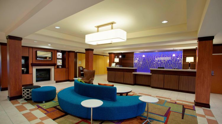 Fairfield Inn-Suites Detroit Metro Arpt Exterior