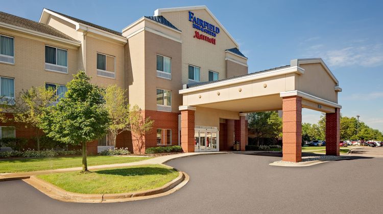 Fairfield Inn-Suites Detroit Metro Arpt Exterior