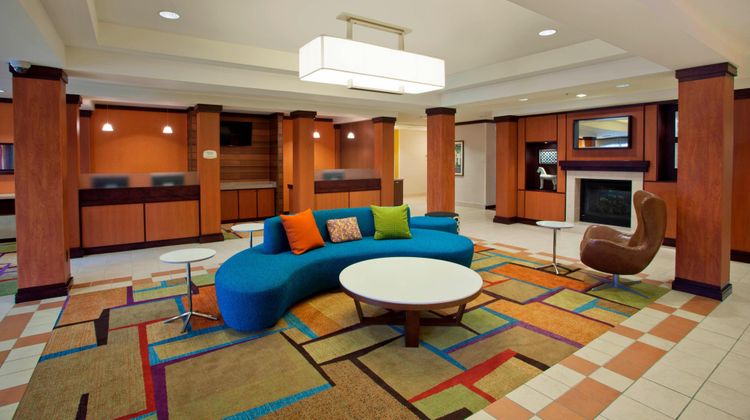 Fairfield Inn-Suites Detroit Metro Arpt Exterior