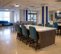 Holiday Inn Express Hotel & Sts Kingston Lobby