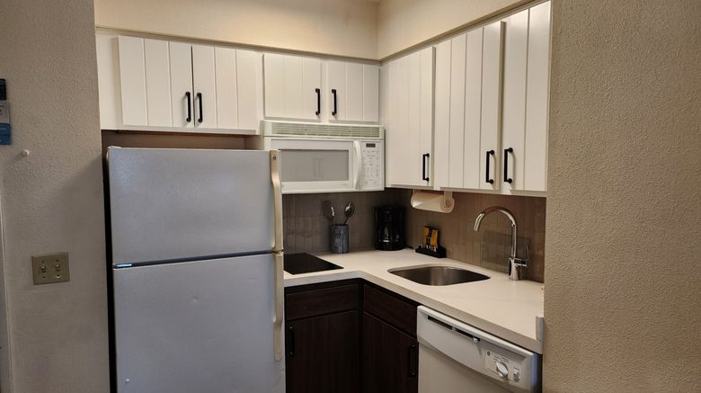 <b>Staybridge Suites Room</b>. Images powered by <a href="https://www.leonardoworldwide.com/" title="Leonardo Worldwide" target="_blank">Leonardo</a>.
