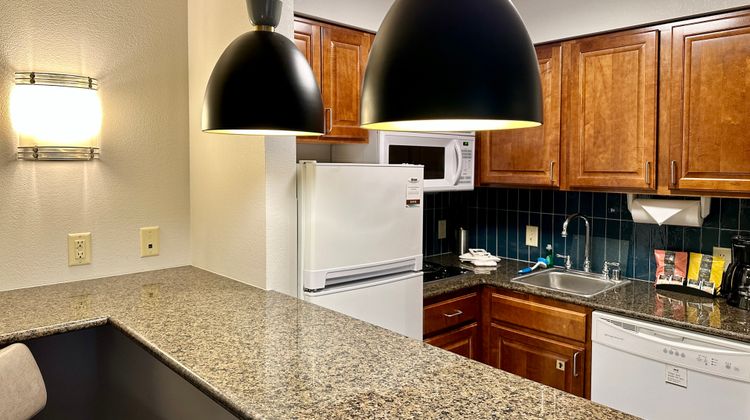 Staybridge Suites West-Oconomowoc Suite