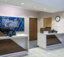 Holiday Inn Express & Suites St. Paul Ne Lobby