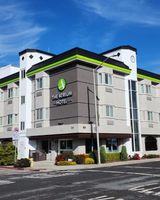 The Atrium Hotel