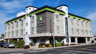 The Atrium Hotel