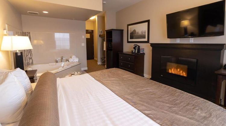 The Kanata Inns by BCMInns Whitecourt Room
