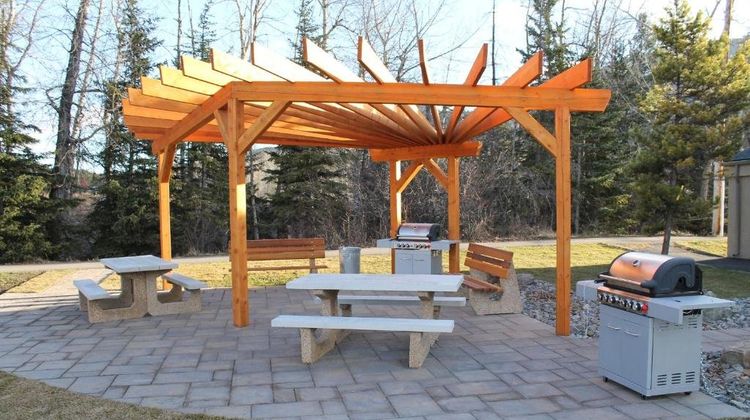 The Kanata by BCMInns Blairmore Exterior