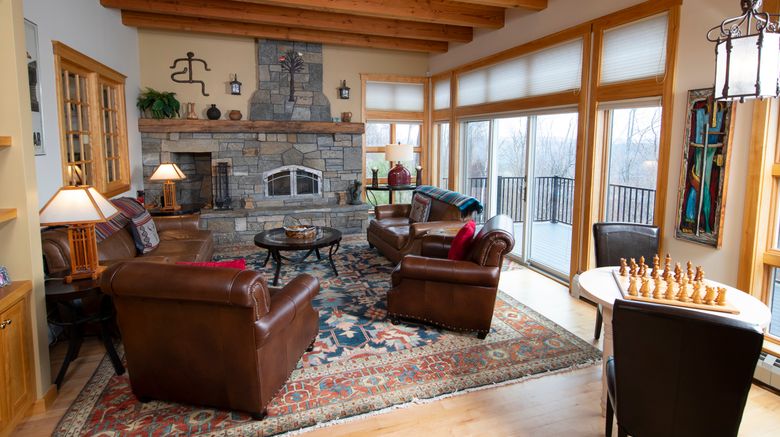 <b>Solitude Village at Okemo Room</b>. Images powered by <a href="https://www.leonardoworldwide.com/" title="Leonardo Worldwide" target="_blank">Leonardo</a>.