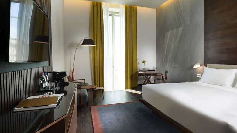 <b>The Glamore Milano Duomo Suite</b>. Images powered by <a href="https://www.leonardoworldwide.com/" title="Leonardo Worldwide" target="_blank">Leonardo</a>.