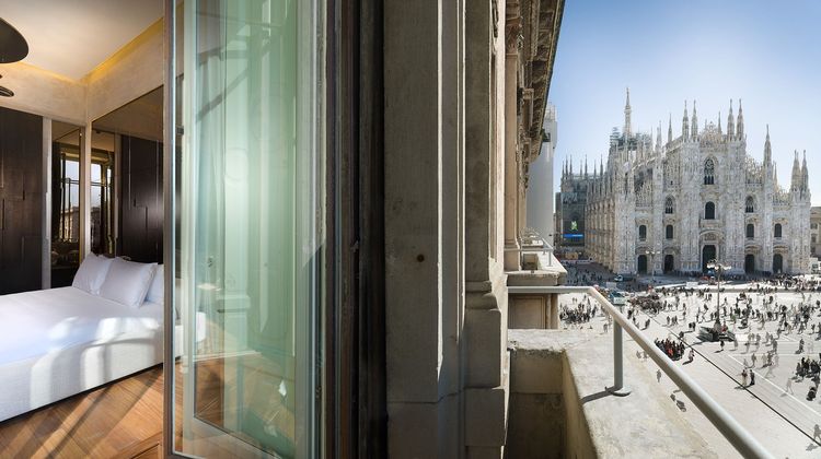 The Glamore Milano Duomo Exterior