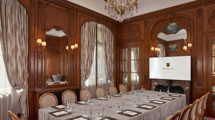 Raphael Hotel Paris Meeting