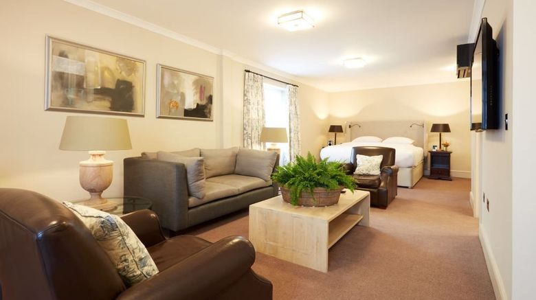 <b>The Angel Hotel Suite</b>. Images powered by <a href="https://www.leonardoworldwide.com/" title="Leonardo Worldwide" target="_blank">Leonardo</a>.
