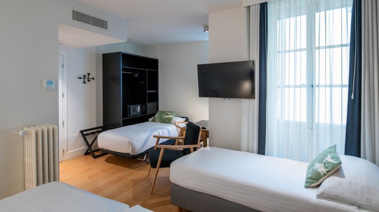 Pax Hotel Room