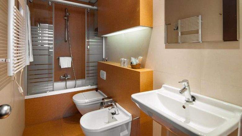 <b>Yoldi Hotel Room</b>. Images powered by <a href="https://www.leonardoworldwide.com/" title="Leonardo Worldwide" target="_blank">Leonardo</a>.
