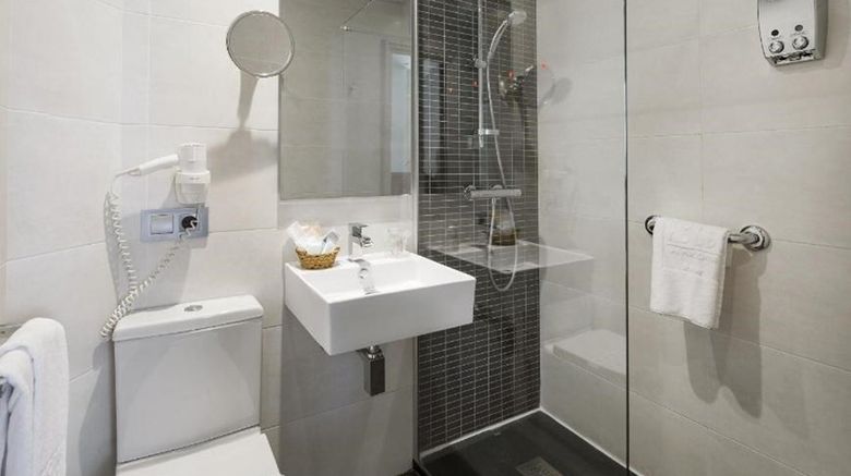 <b>Yoldi Hotel Room</b>. Images powered by <a href="https://www.leonardoworldwide.com/" title="Leonardo Worldwide" target="_blank">Leonardo</a>.