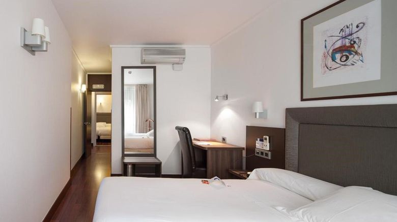 <b>Yoldi Hotel Room</b>. Images powered by <a href="https://www.leonardoworldwide.com/" title="Leonardo Worldwide" target="_blank">Leonardo</a>.