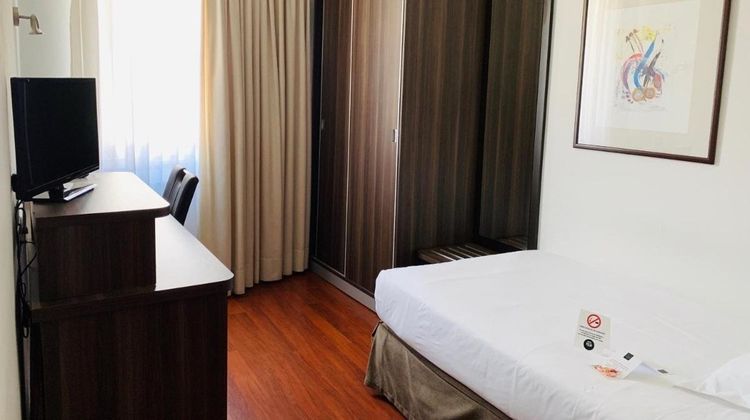 Yoldi Hotel Room