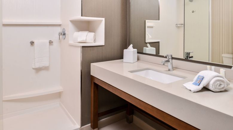 <b>Courtyard Charlotte Northlake Room</b>. Images powered by <a href="https://www.leonardoworldwide.com/" title="Leonardo Worldwide" target="_blank">Leonardo</a>.