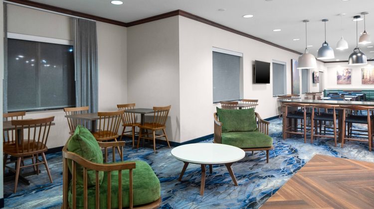 Fairfield Inn & Suites by Marriott Exterior