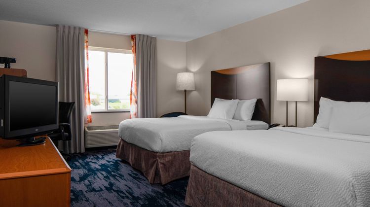 Fairfield Inn & Suites by Marriott Room