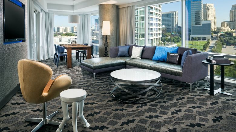 <b>W Dallas Suite</b>. Images powered by <a href="https://www.leonardoworldwide.com/" title="Leonardo Worldwide" target="_blank">Leonardo</a>.