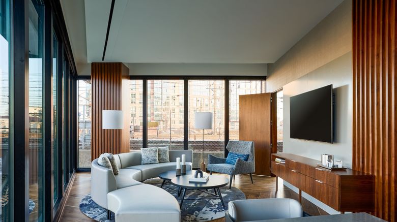 <b>Washington Marriott Capitol Hill Suite</b>. Images powered by <a href="https://www.leonardoworldwide.com/" title="Leonardo Worldwide" target="_blank">Leonardo</a>.