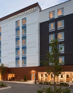 SpringHill SuiteMilwaukee West/Wauwatosa