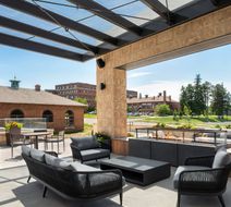 SpringHill SuiteMilwaukee West/Wauwatosa Exterior