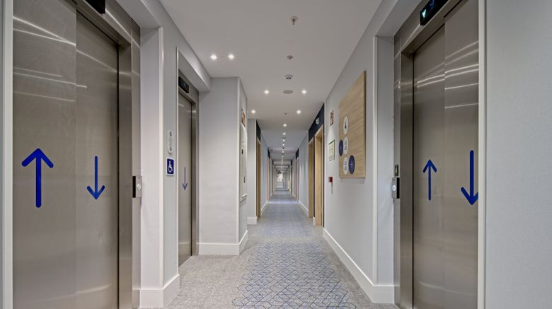 <b>Holiday Inn Express Airport Lobby</b>. Images powered by <a href="https://www.leonardoworldwide.com/" title="Leonardo Worldwide" target="_blank">Leonardo</a>.