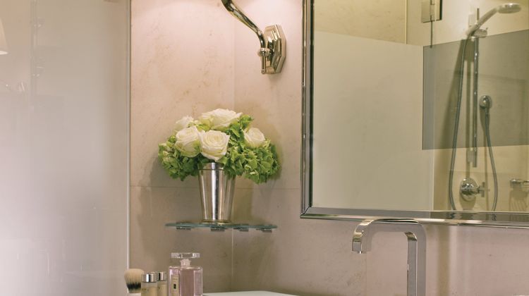 Four Seasons Hotel London at Park Lane Room