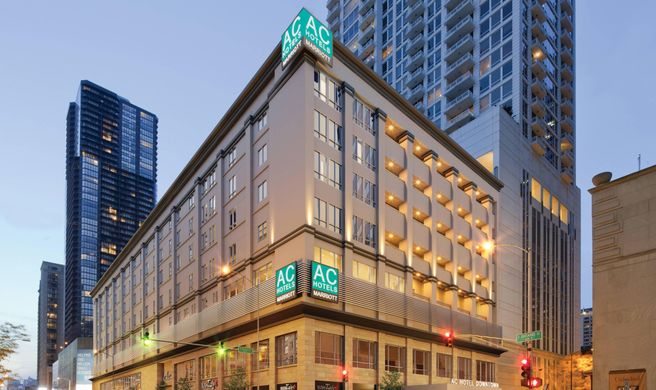 AC Hotel by Marriott Chicago Downtown Exterior