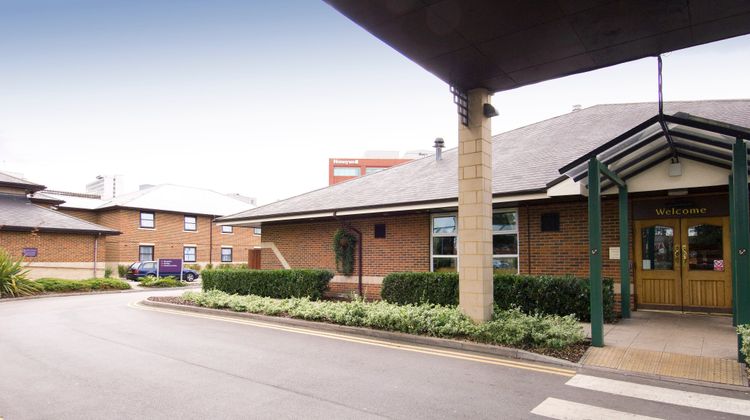 Premier Inn Bracknell Central Exterior