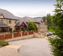 Premier Inn Bradford North Bingley Exterior