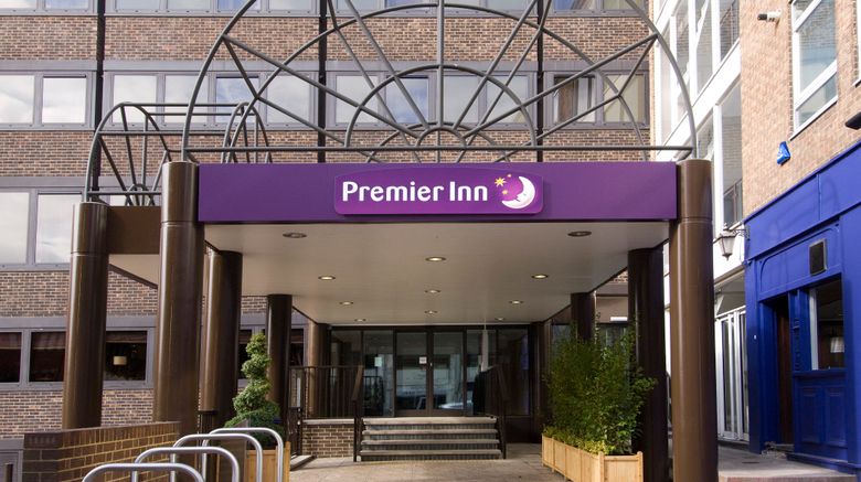 <b>Premier Inn Brentwood Exterior</b>. Images powered by <a href="https://www.leonardoworldwide.com/" title="Leonardo Worldwide" target="_blank">Leonardo</a>.