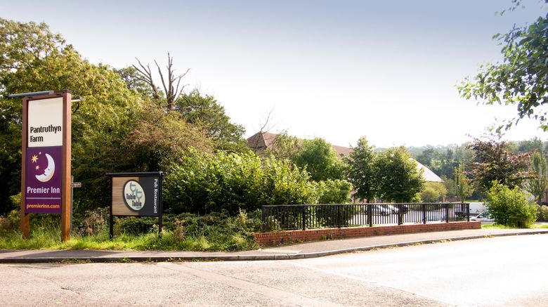 <b>Premier Inn Bridgend M4 J35 Exterior</b>. Images powered by <a href="https://www.leonardoworldwide.com/" title="Leonardo Worldwide" target="_blank">Leonardo</a>.