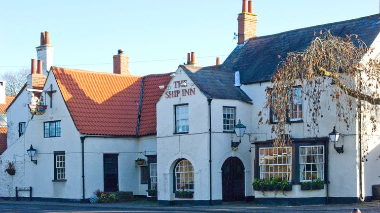 Premier Inn Bristol Alveston Exterior
