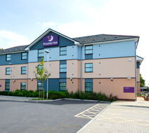 Premier Inn Bristol South Exterior