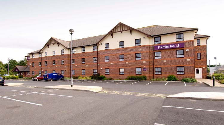 Premier Inn Bromsgrove Central Exterior