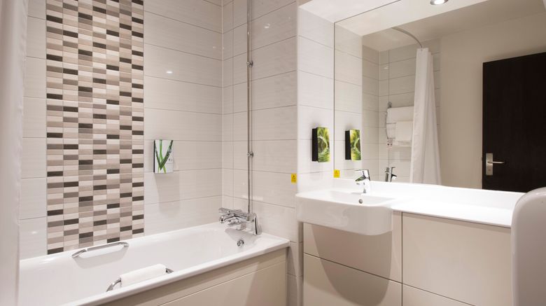 <b>Premier Inn Bude Room</b>. Images powered by <a href="https://www.leonardoworldwide.com/" title="Leonardo Worldwide" target="_blank">Leonardo</a>.
