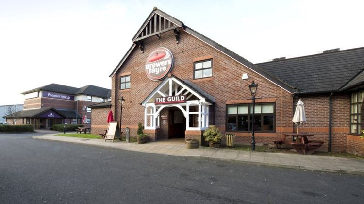 Premier Inn Bromsgrove Central Exterior