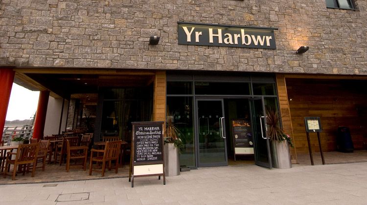 Premier Inn Caernarfon Exterior
