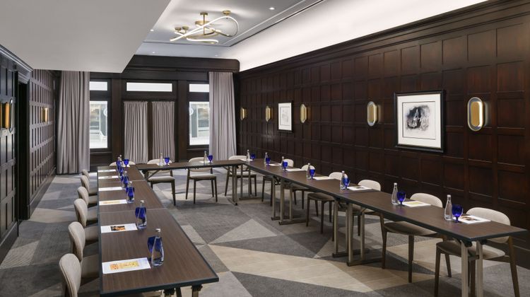 Algonquin Hotel Times Square, Autograph Meeting