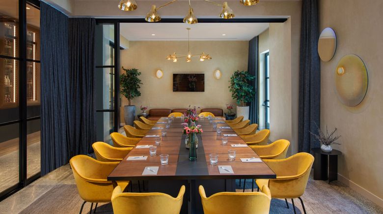 <b>Moxy Brooklyn Williamsburg Meeting</b>. Images powered by <a href="https://www.leonardoworldwide.com/" title="Leonardo Worldwide" target="_blank">Leonardo</a>.