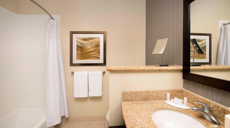 Courtyard Lufkin Room