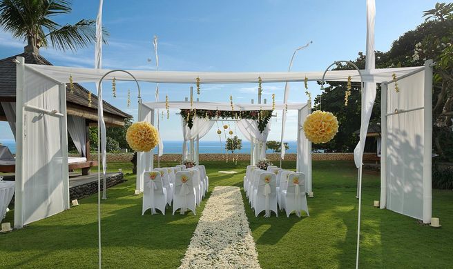 Bali Niksoma Beach Resort & Spa Exterior