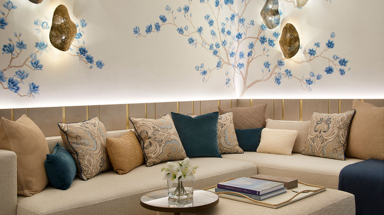 <b>Mandarin Oriental Mayfair, London Suite</b>. Images powered by <a href="https://www.leonardoworldwide.com/" title="Leonardo Worldwide" target="_blank">Leonardo</a>.