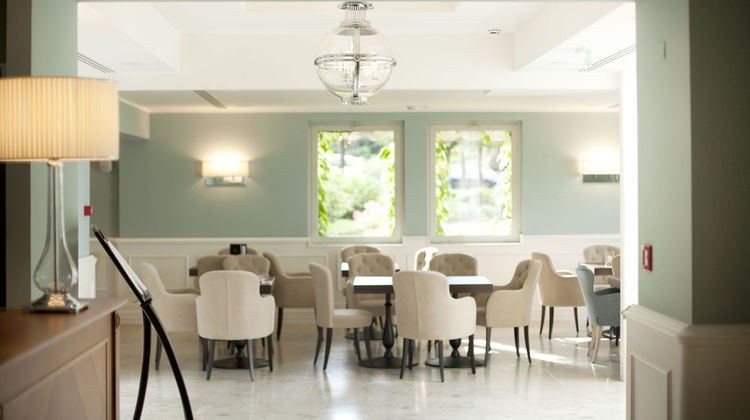 Hotels Riviera & Maximilian's Lobby